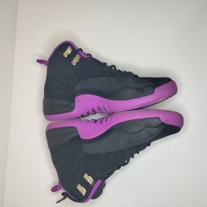 Jordan 12 retro. Shoes size 5 us black
